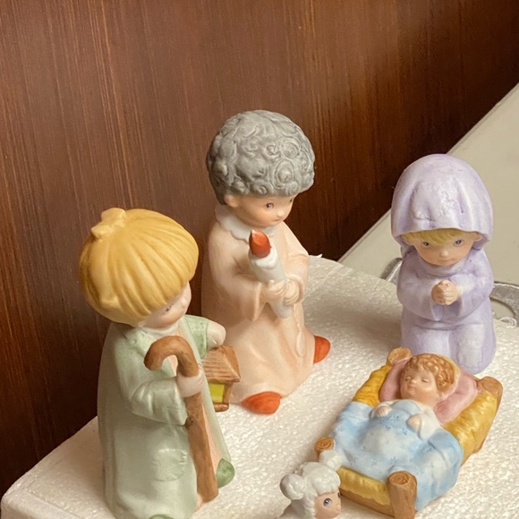 Vintage Homco 5602 porcelain Children nativity
Set - Picture 12 of 12